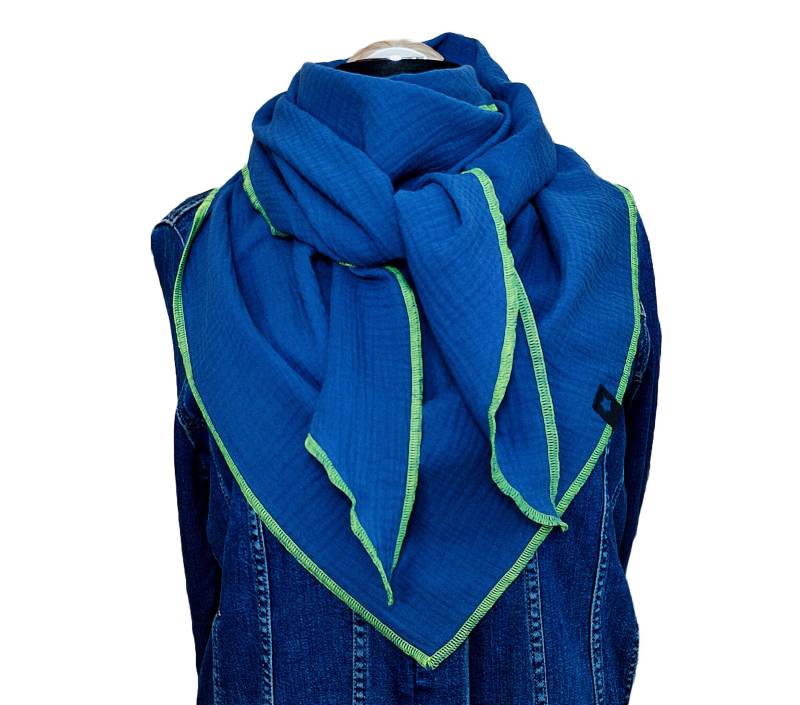 Musselintuch Royalblau Kuscheltuch Geschenkidee Dreieckstuch Musselin Schal Damen Baumwolltuch Geschenk Musselinschal von MillasNaehzauberei