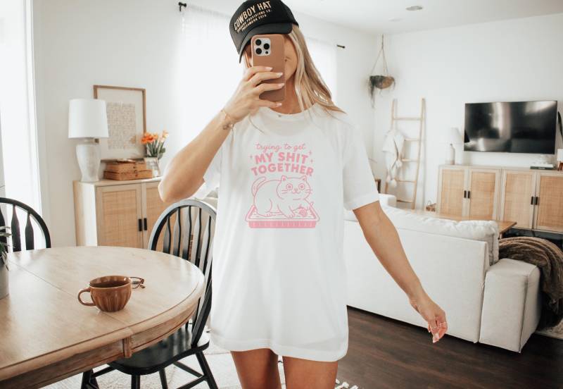 Lustiges Katzen-Shirt - Versuchen, Mein Sht Zusammen Zu Bekommen Süßes Katzen-Gesundheits-Humor Geschenk von MillennialBestieCo