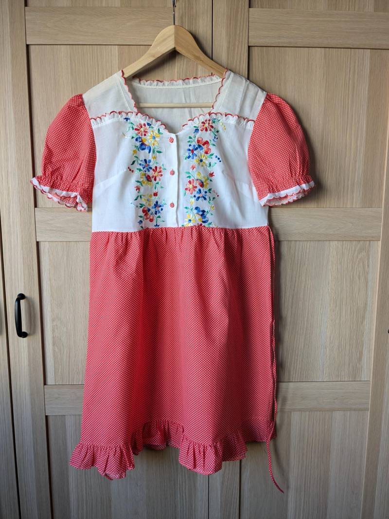 70Er Jahre Verspieltes Nachthemdchen Mit Schöner Stickerei 000120 von MillennialPeacock