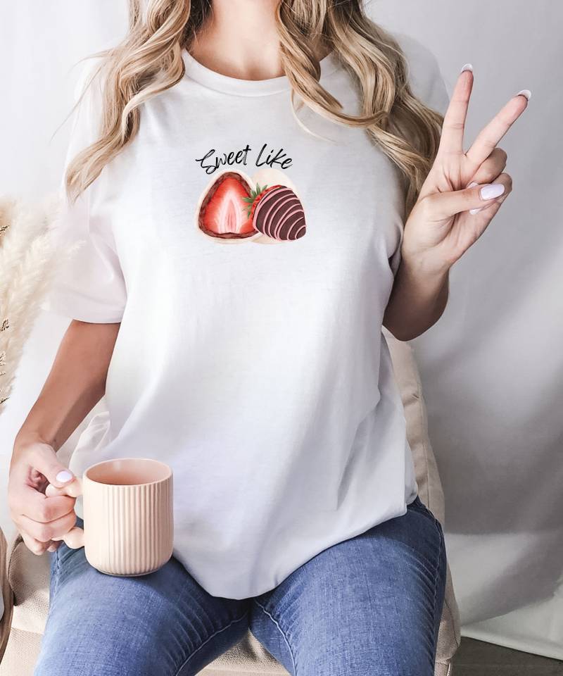 Sweet Like Chocolate Strawberry Shirt, Summer Fruit, Festival, Berry Good, Valentines Day, Gift For Her, Love, Candy Lover von MillerManufaktur