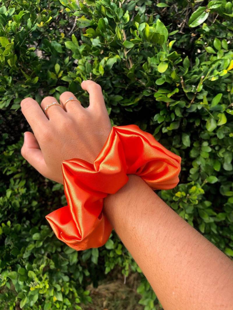 Tangerine Satin Scrunchie von MillyGirlShop