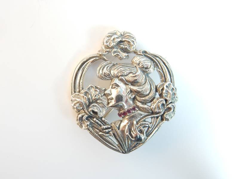 Jugendstil Rubin Lady Brosche Sterling Silber Jugendstil Rubin Lady Brosche Sterling Silber von MillysMarvelsVintage