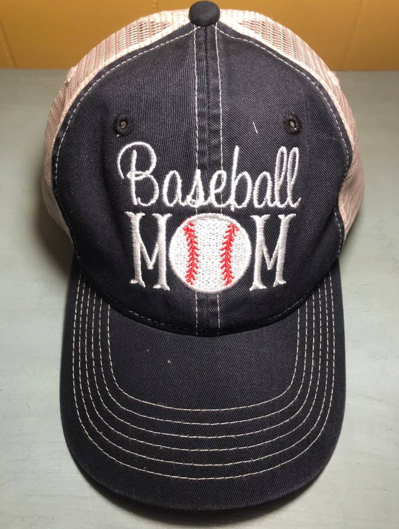 Baseball Mom Bestickt Mit Monogramm Pigment Gefärbt Personalisierte Baseballkappe von MiloNBee