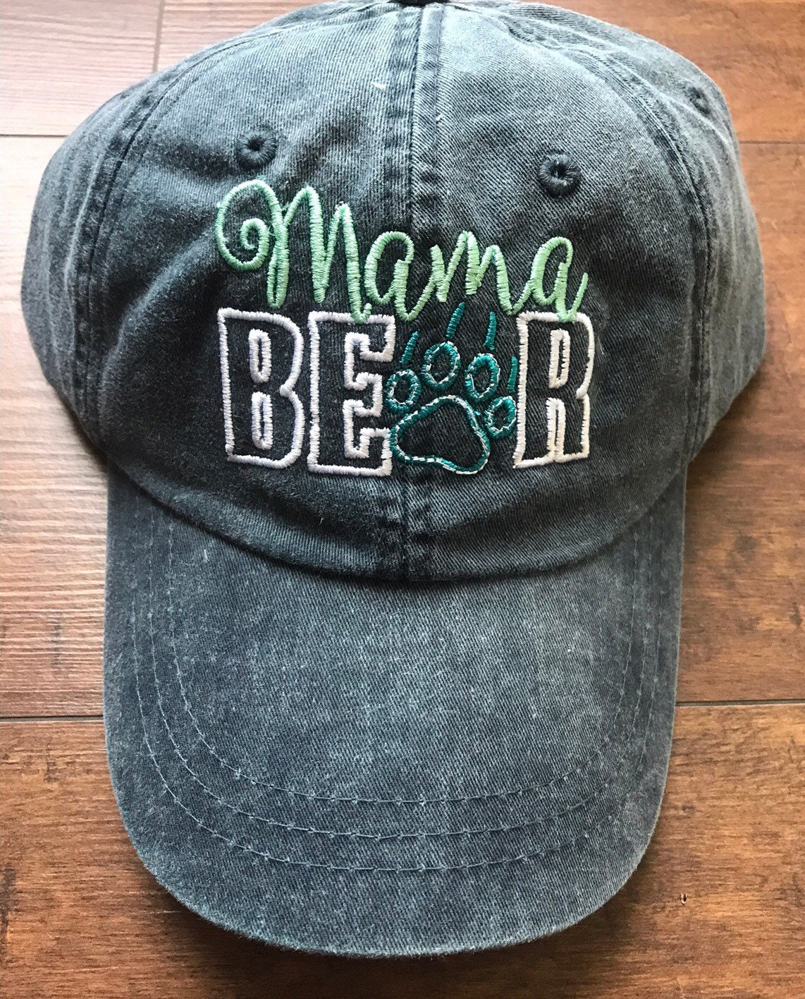 Mama Bär Kinder Chaotisch Haar Hut Geschenk Sumed Bestickt Mit Monogramm Pigment Gefärbt Personalisierte Baseballmütze von MiloNBee