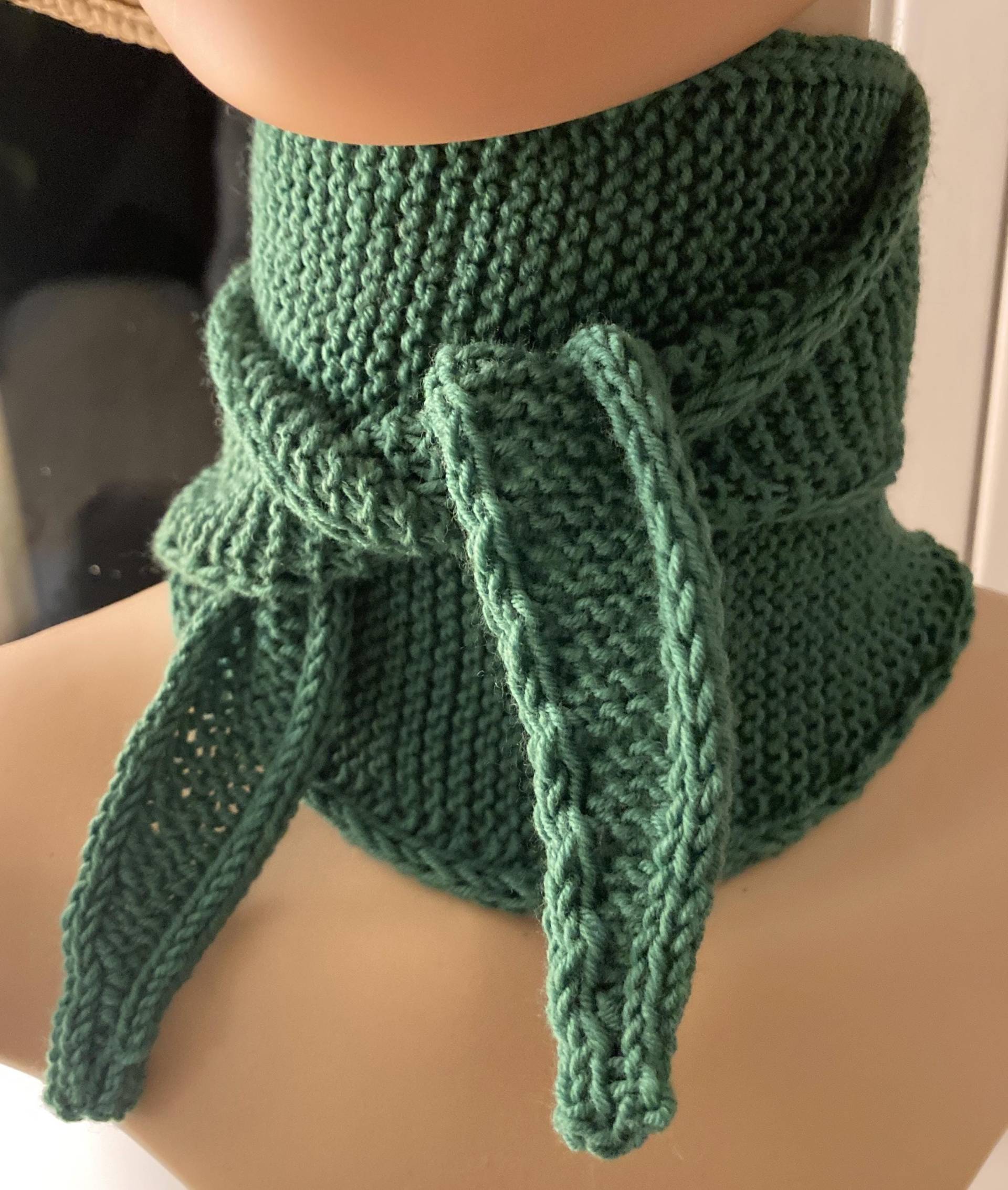 Kleiner Schal - Sophie Scarf 100 % Schurwolle Merino Extrafine Kleiner Schal - Sophie Scarf 100 % Schurwolle Merino Extrafine von MilosStrickzeug