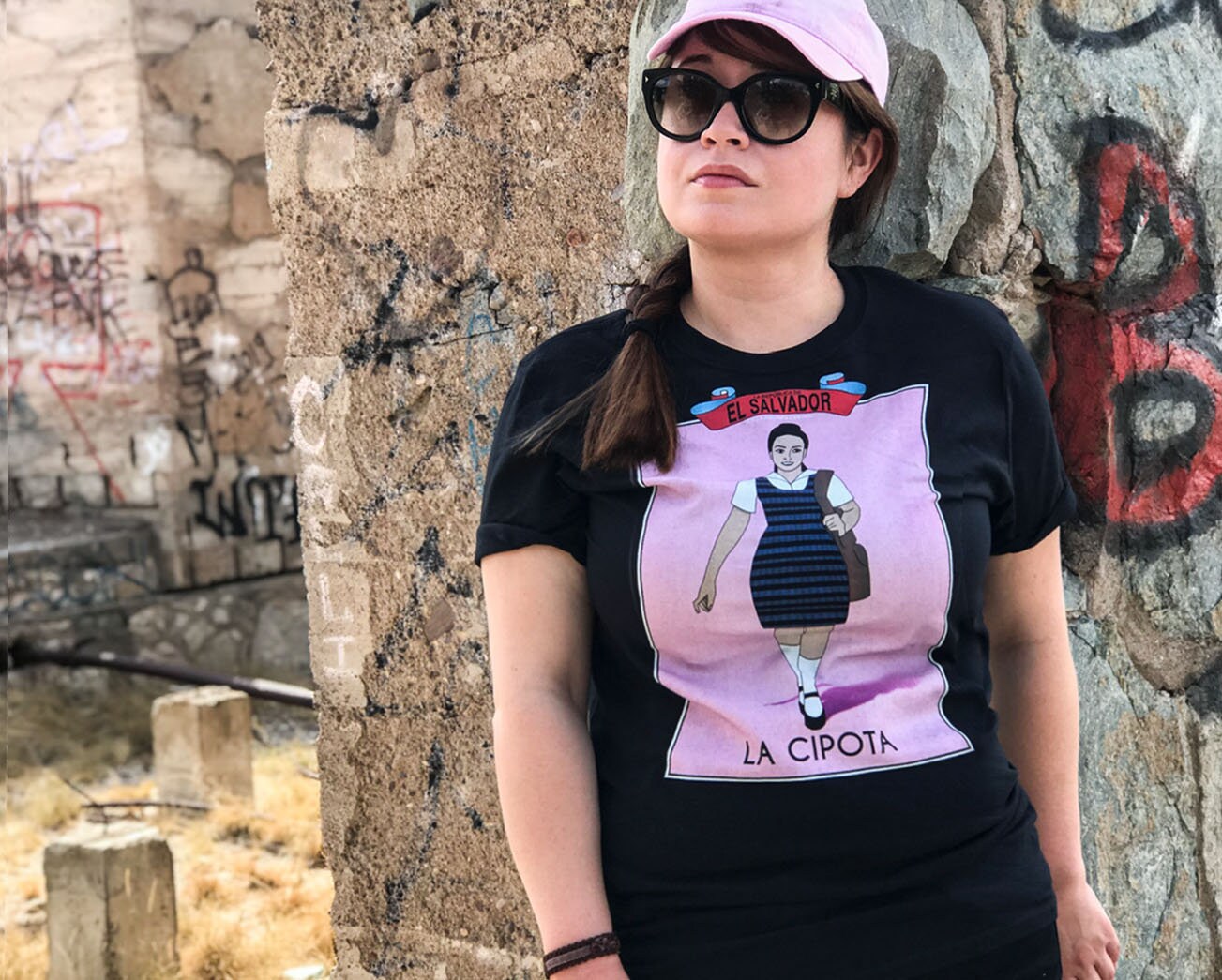 La Cipota #6 Unisex T-Shirt La Cipota #6 Unisex T-Shirt von MiltonLaraDesigns