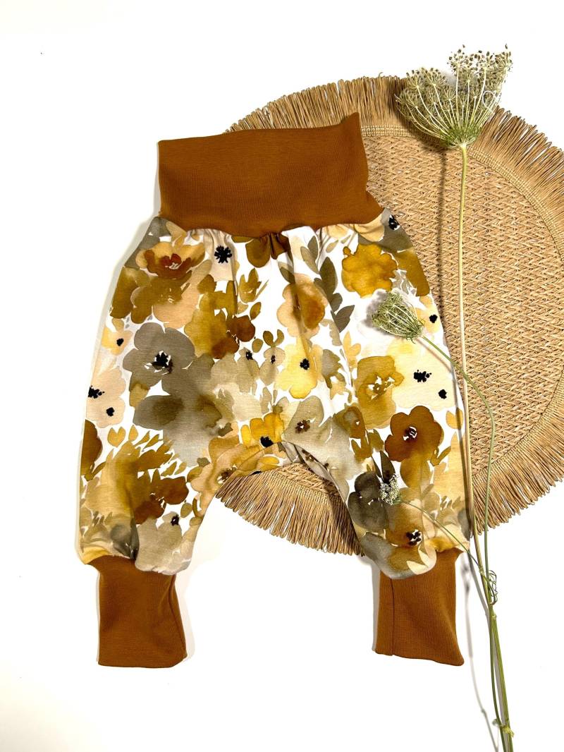 Pumphose Sahara Blumen Gr. 50/56 Bis 122/128 von MimaLilu