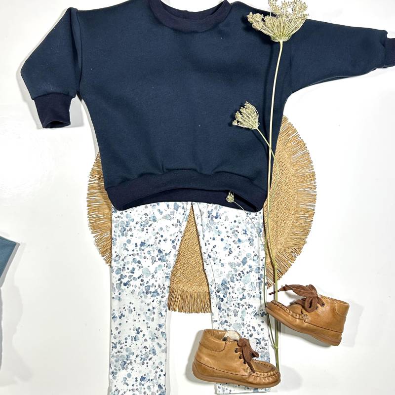 Set Aus Leggins Und Kuscheligem Sweatshirt in Dunkelblau Mit Tupfen Verschiedenen Blau Gr. 50/56 - 122/128, Bis 92 Windelpopo von MimaLilu