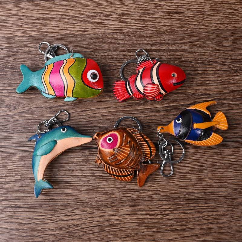 Handcrafted Tropical Fish Leather Handmade Keychain, Clownfish Bag Charm, Purse Car Ornament Handbag, Ocean Lover, Christmas Gift von MimhianShop