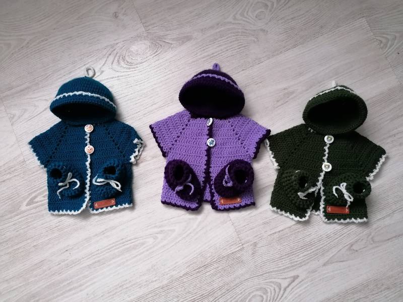 Gehäkeltes Set | Weste, Schuhe, Mütze Geburtsgeschenk - Handmade von MimiFellner