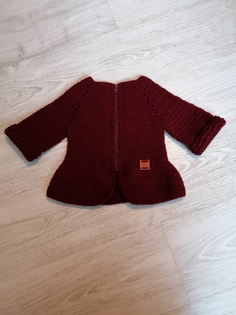 Wunderschöne Gehäkelte Mädchenjacke Wunderschöne Gehäkelte Mädchenjacke von MimiFellner