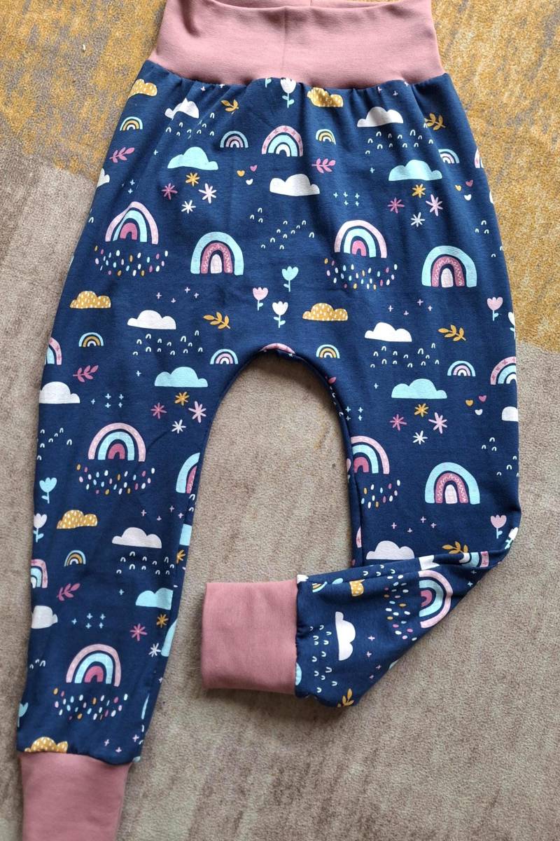 Baggy Pants Hose Pumphose Baby Kind Kleinkind Regenbogen Wolken 56 62 68 74 80 86 92 98 104 110 116 122 von Mimimimahandmade