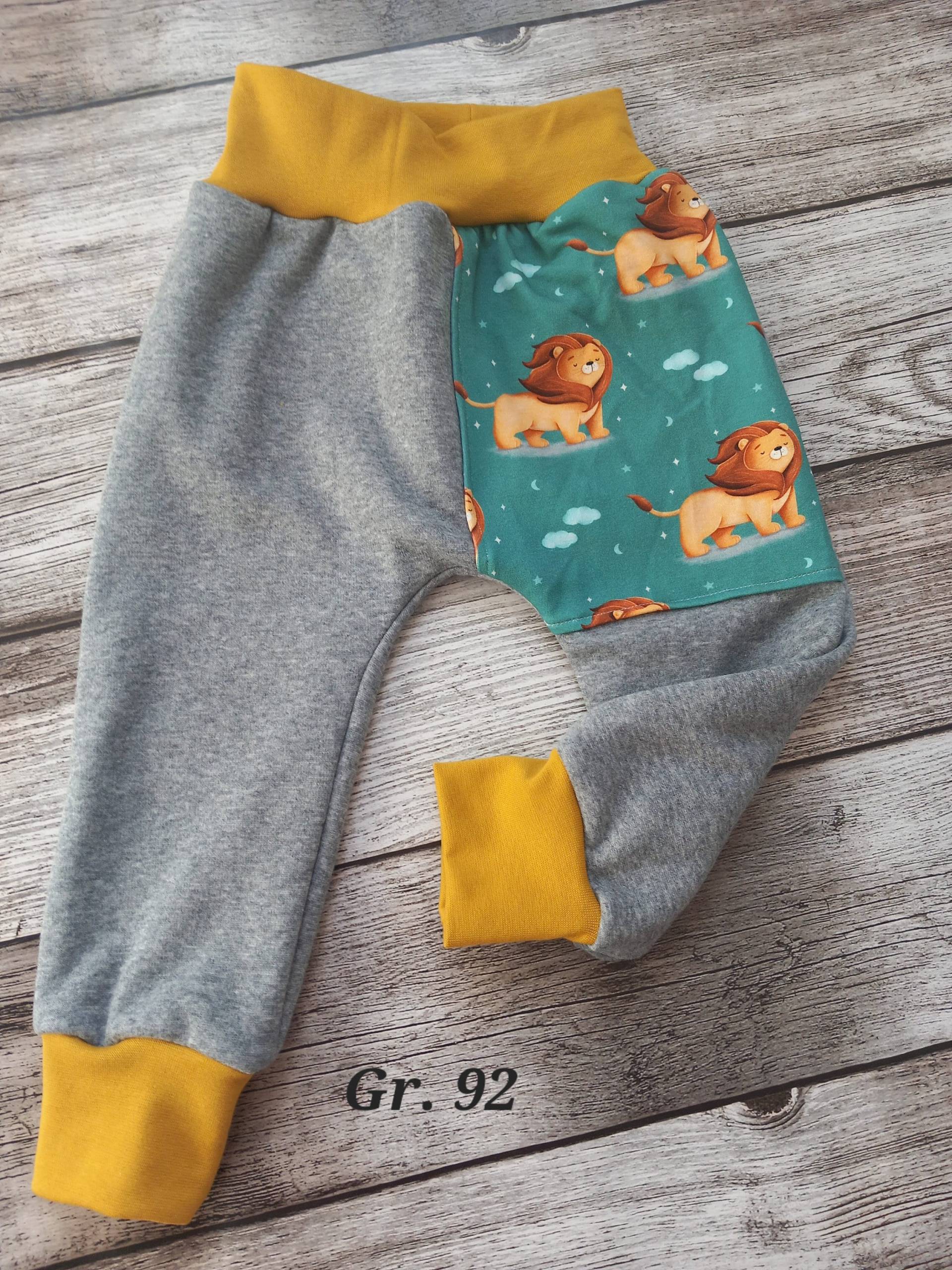 Einzelstück Baggy Pants/Warme Hose Für Baby Oder Klelnkind in Gr. 62 Und 92 Mit Löwen Einzelstück Baggy Pants/Warme Hose Für Baby Oder Klelnkind in Gr. 62 Und 92 Mit Löwen von Mimimimahandmade