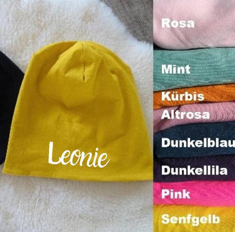 Beanie Mit Namen Basic Viele Unifarben Unisex Ku 45-64 von MimiundPauli