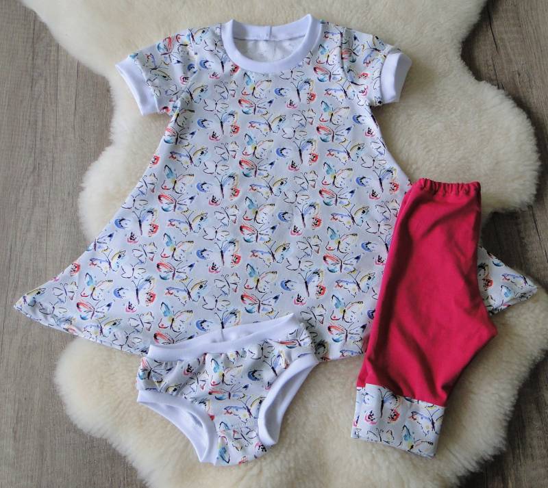 Restposten Sommerset 86/92 Tunika-Kleid + Caprihose Schlüpfer "Schmetterlinge" von MimiundPauli