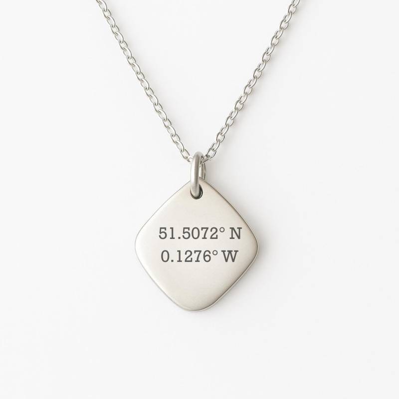 Personalisierte Halskette Aus Edelstahl - Gravur Von Name, Datum, Koordinaten Oder Textgeschenk Personalisierte Halskette Aus Edelstahl - Gravur Von Name, Datum, Koordinaten Oder Textgeschenk von MimmiEngravings