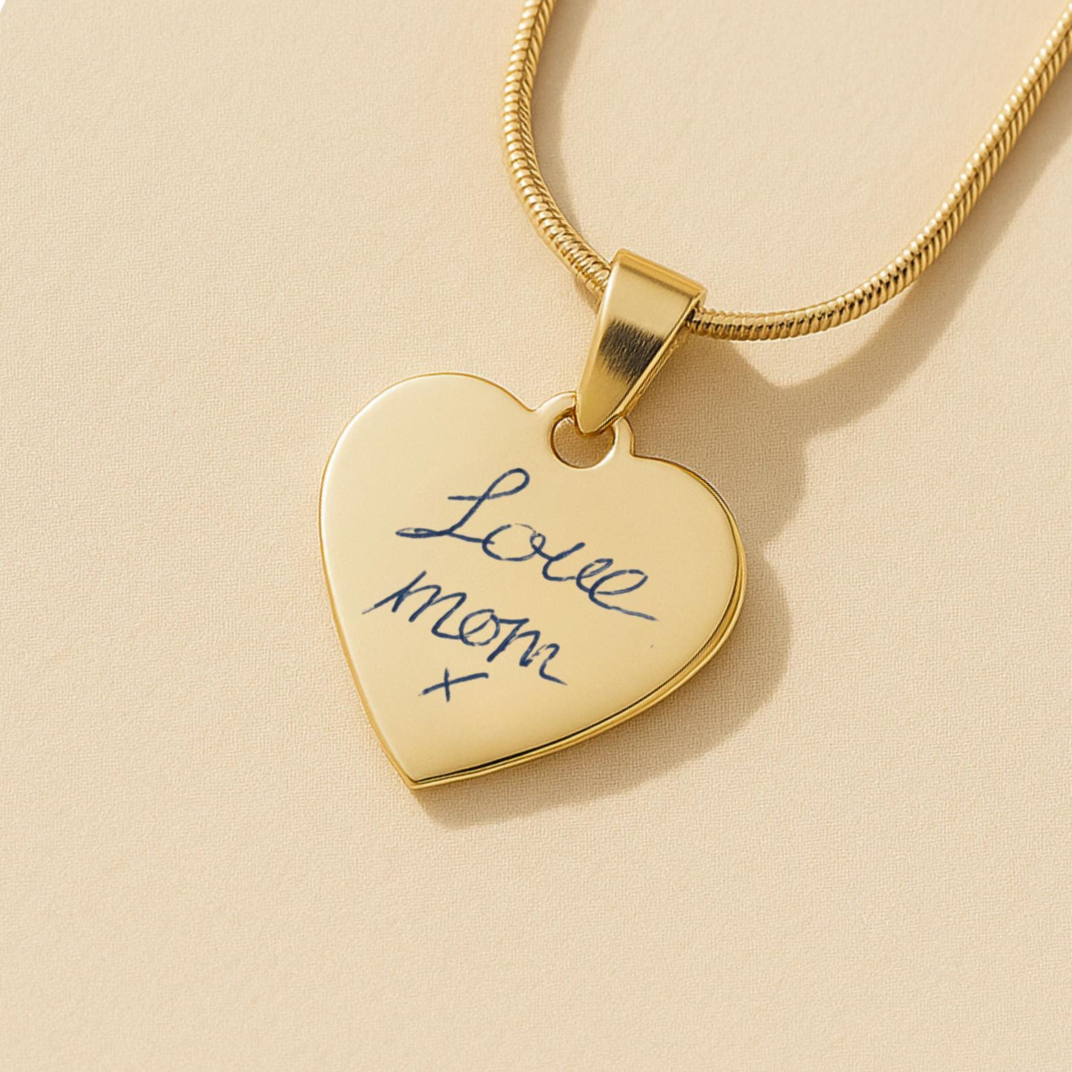Personalisierte Herz Halskette Aus 18K Vergoldetem Edelstahl Mit Gravur - Handschrift, Fingerabdruck, Fußabdruck Oder Zeichnung Schmuck Geschenk Personalisierte Herz Halskette Aus 18K Vergoldetem Edelstahl Mit Gravur - Handschrift, Fingerabdruck, Fußabdruck Oder Zeichnung Schmuck Geschenk von MimmiEngravings