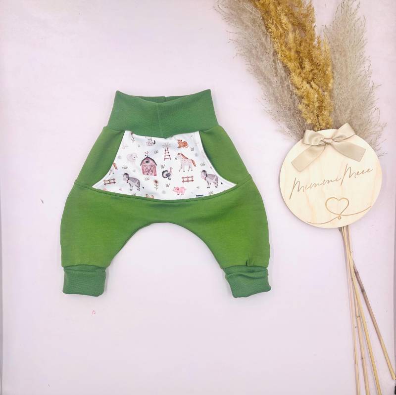 Pumphose Babyhose Hose Baby Kind Kleinkind Bauernhof Grün Junge Mädchen Haremshose Mitwachshose Geschenk Gr. 50 56 62 68 74 80 86 92 98 von Mimmimeee