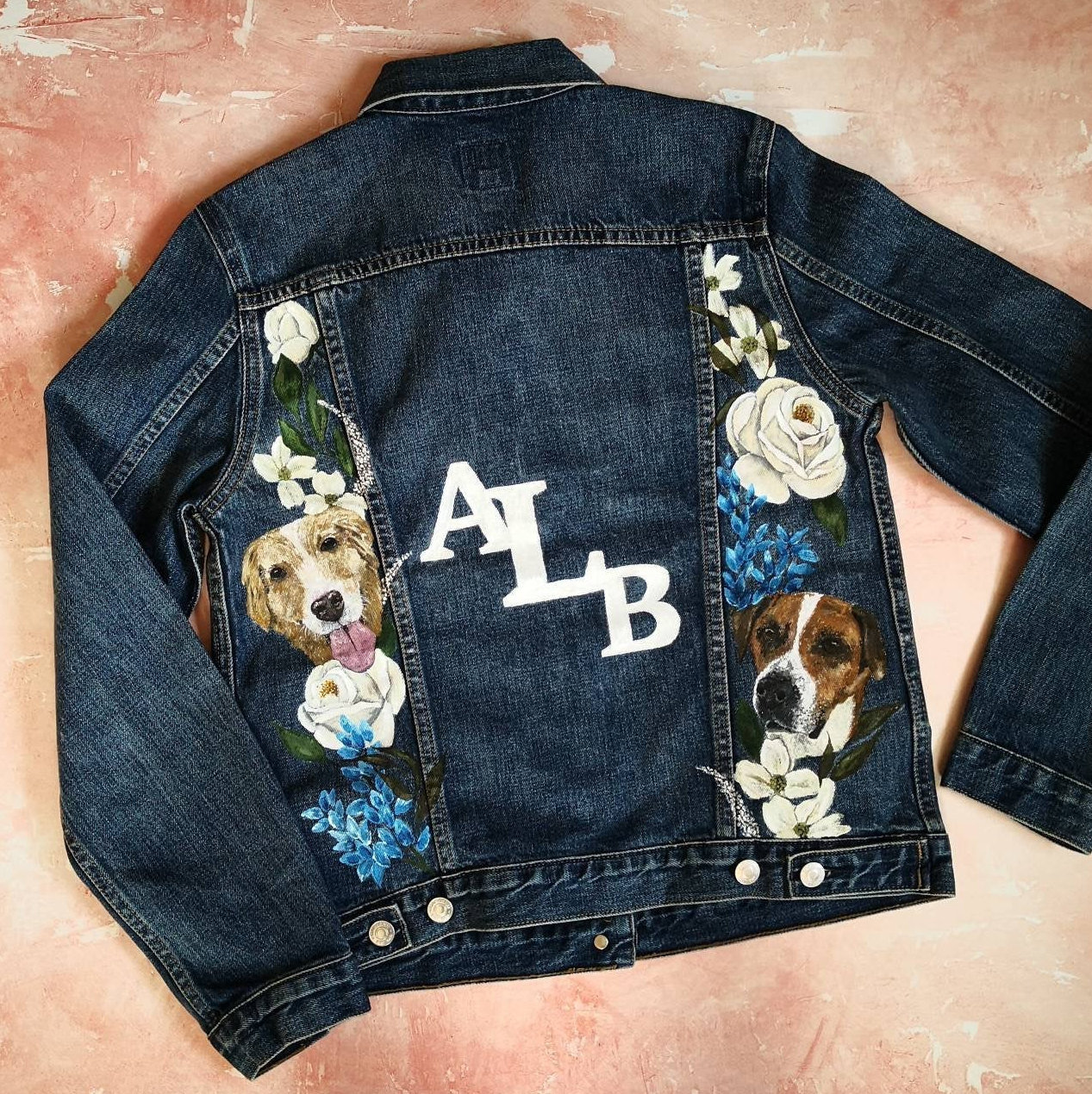 Personalisierte Handgemalte Hochzeitsjacke, Personalisierte Hundemalerei Jacke, Brautjacke, Jeansjacke Oder Lederjacke Mit Monogramm von LoveFromMimosa