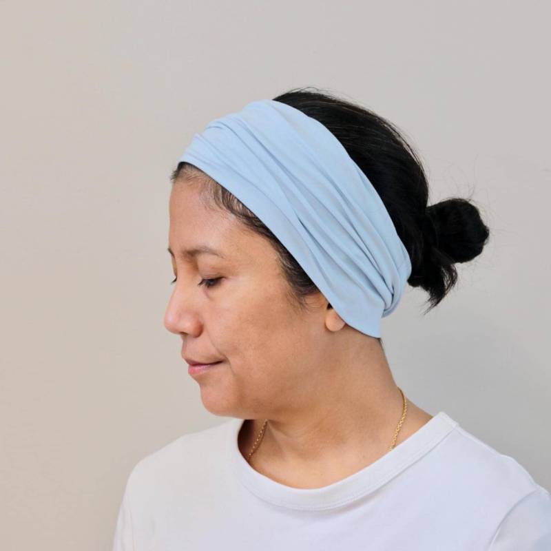 Babyblaues Breites Stirnband - Dehnbare Jersey-Baumwoll-Kopfbedeckung Unisex Doppellagiger Turban-Stil Haarwickel Yoga, Workout, Laufkopfwickel Babyblaues Breites Stirnband - Dehnbare Jersey-Baumwoll-Kopfbedeckung Unisex Doppellagiger Turban-Stil Haarwickel Yoga, Workout, Laufkopfwickel von MimpiByMeka