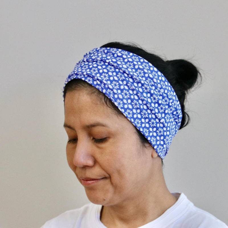 Breites Stirnband Für Damen - Blau Bedrucktes Kopftuch Weiche Viskose-Kopfbedeckung Haarband Im Bohemian-Turban-Stil von MimpiByMeka