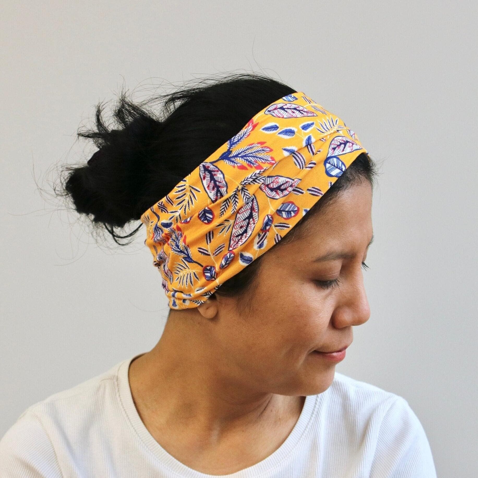 Weiche, Gelb Bedruckte Breite Stirnbänder Für Frauen, Breites Viskose-Kopftuch, Kopfbedeckung Erwachsene, Yoga-Bandana, Breiter Turban von MimpiByMeka