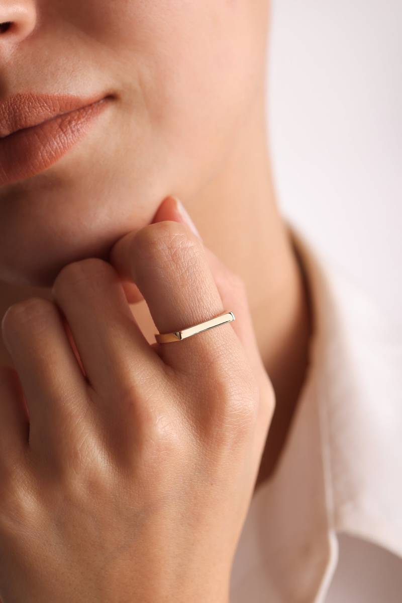 14K Gold Siegelring Zierliche Goldring Ringe Für Frauen Jubiläumsgeschenk Sie Zarte Ring Geburtstagsgeschenk Muttertagsgeschenke von MimraDiamondJewelry