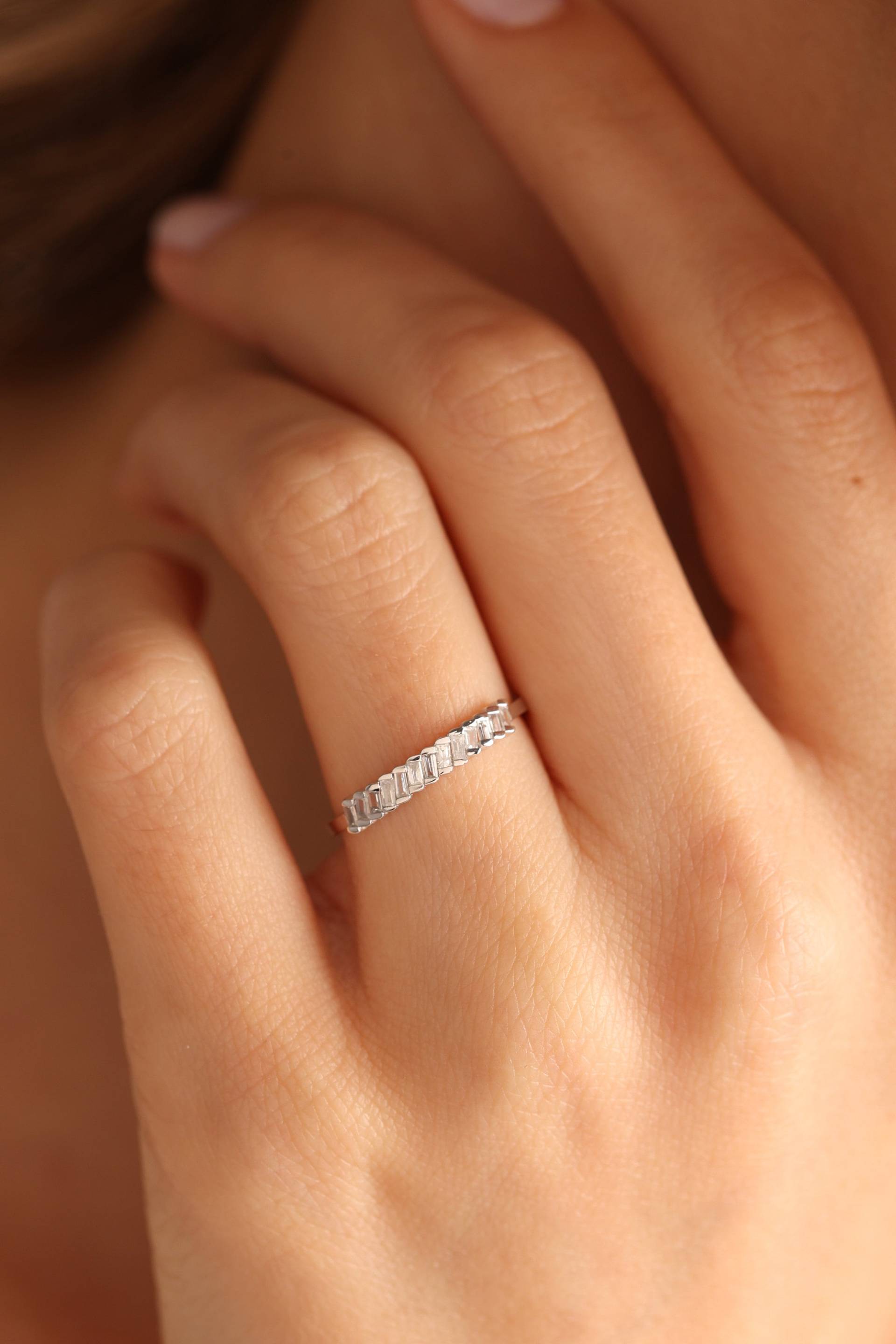 Mimra Diamantring Rohdiamantring Baguette Benutzerdefinierter Ehering Goldring Handgefertigter Schmuck Versprechensring Mimra Diamantring Rohdiamantring Baguette Benutzerdefinierter Ehering Goldring Handgefertigter Schmuck Versprechensring von MimraDiamondJewelry