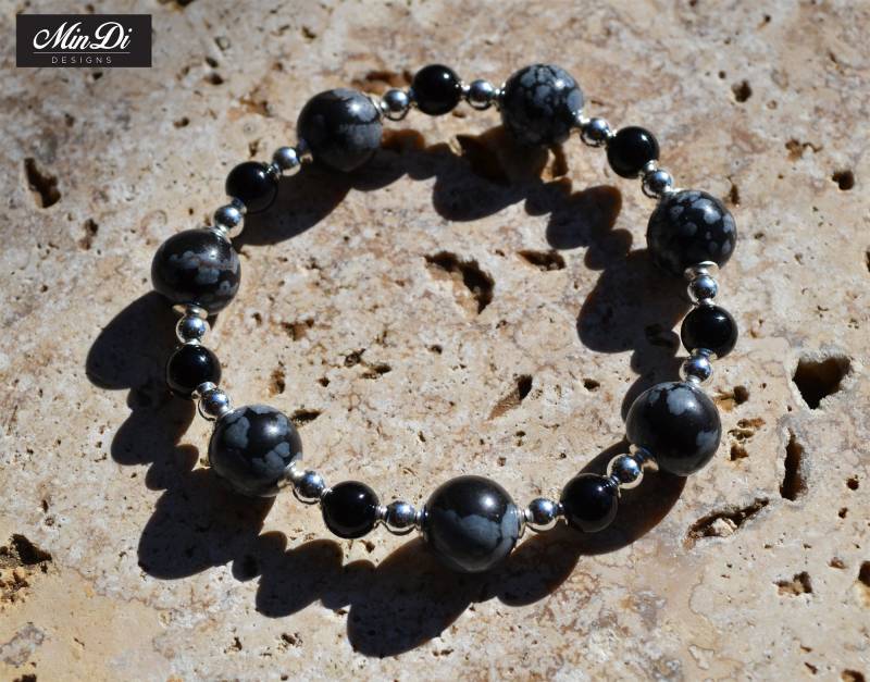 Handgefertigtes Stretch Armband Mit Sterling Silber, Schwarzer Onyx & Obsidian Schneeflocke von MinDiDesign