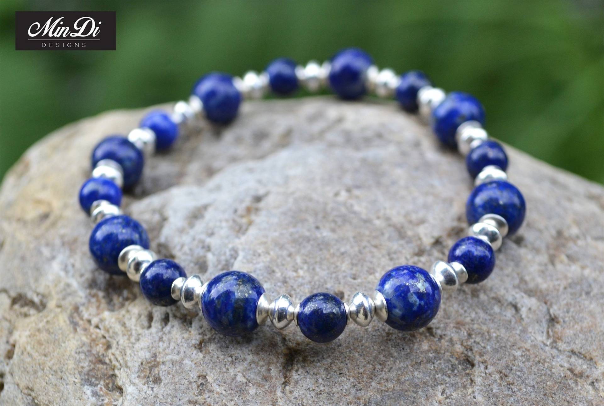 Handgefertigtes Stretcharmband Mit Sterling Silber & Lapis Lazuli Handgefertigtes Stretcharmband Mit Sterling Silber & Lapis Lazuli von MinDiDesign