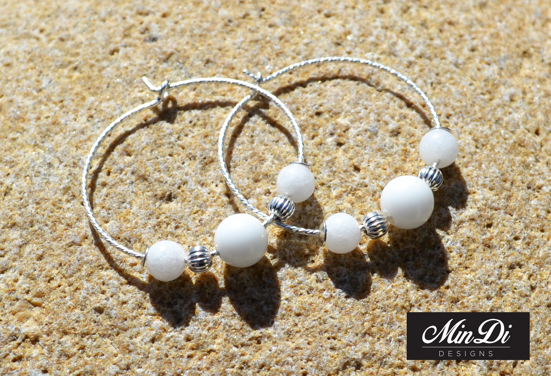 Ohrringe, Paar Handgefertigte Ohrringe Mit Sterling Silber & Weiße Jade Ohrringe, Paar Handgefertigte Ohrringe Mit Sterling Silber & Weiße Jade von MinDiDesign