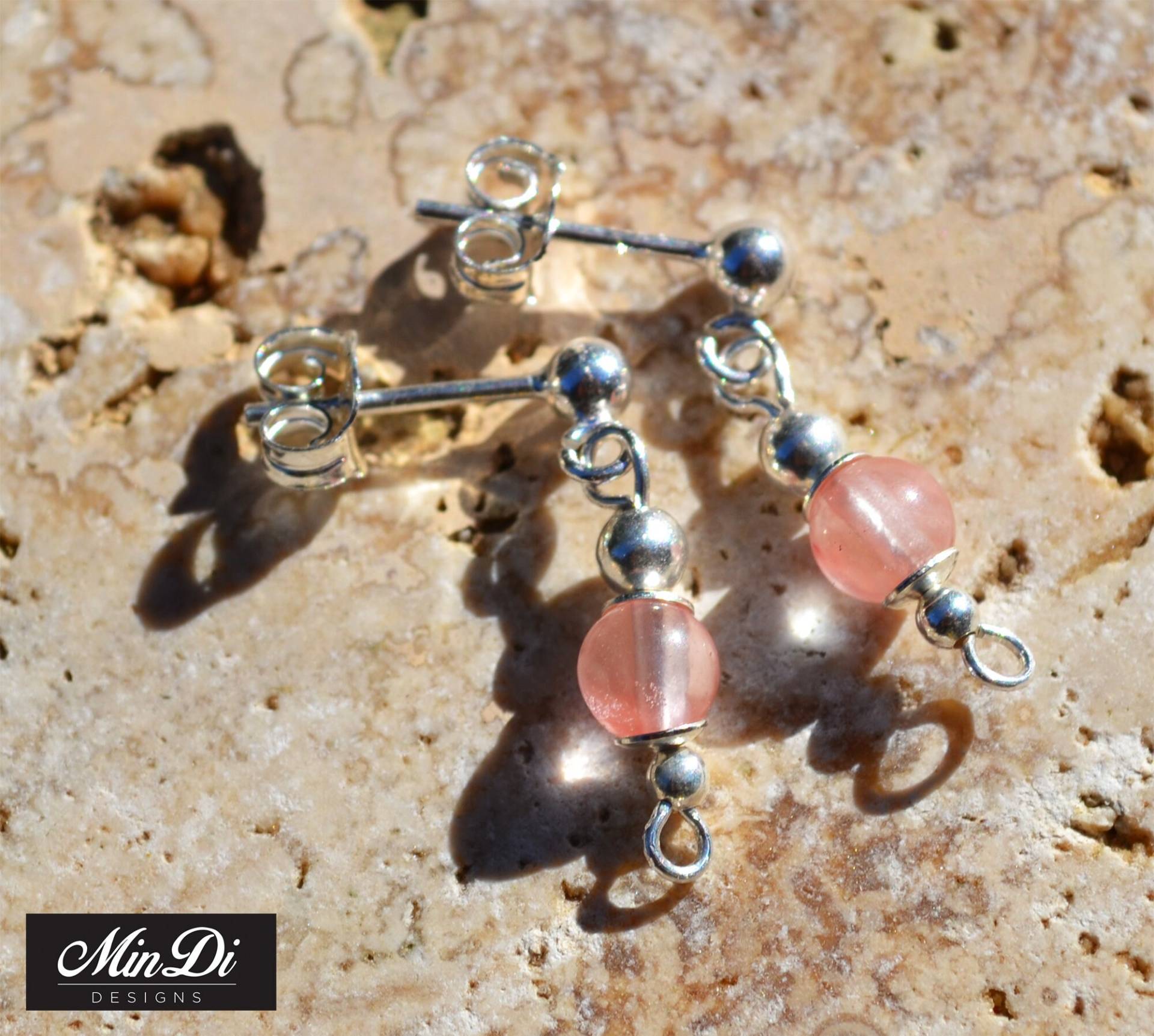 Ohrringe, Paar Handgemachte Sterling Silber Ohrstecker Mit Kirschquarz Oder Gelber Jade von MinDiDesign