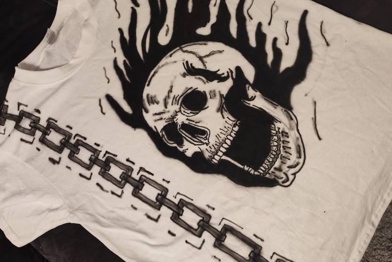 T-Shirt T-Shirt von MinasAirbrush