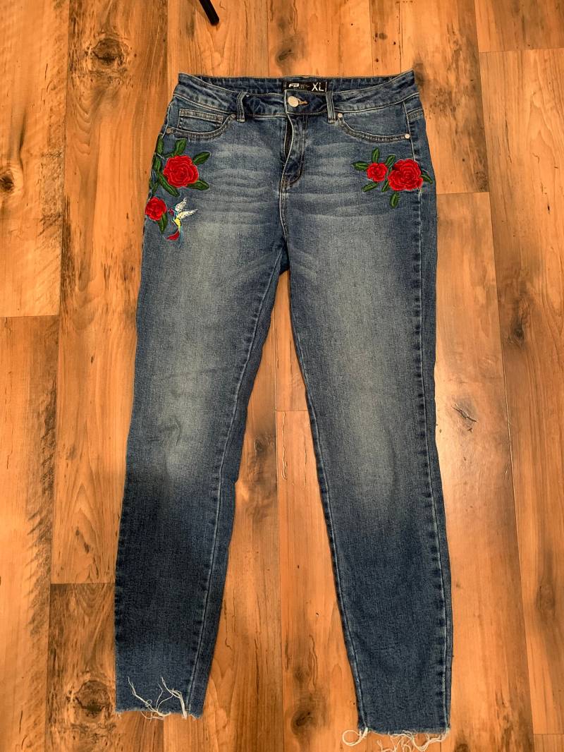 Vintage Mid Waist Jeans Vintage Mid Waist Jeans von MinasByAisha