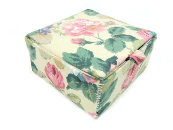Kleine Rosa Blume Vintage Schmuck Box Dekorative Stoff Organizer Blumen Lagerung von MinasTreasureChest