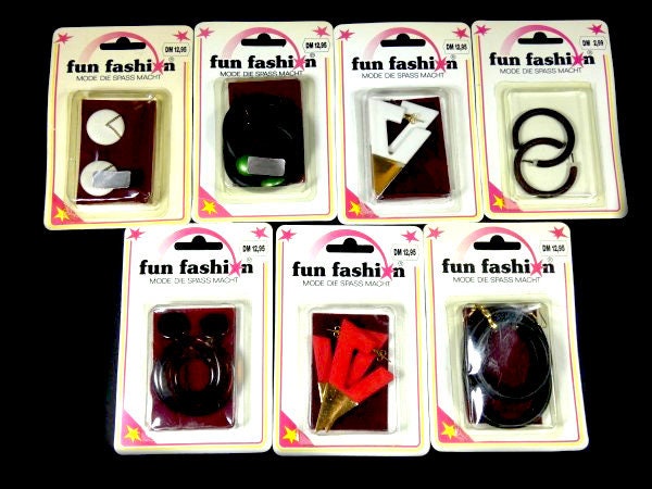 Vintage Ohrclips 80Er Ohrringe Ungeöffnet Deutsches Design Retro Spaß Mode 1980Er Achtziger Jahre von MinasTreasureChest