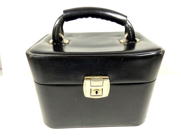 Vintage Schwarze Schönheit Fall Kunstleder Vinyl Schmuck Box Reise Kleine Koffer von MinasTreasureChest