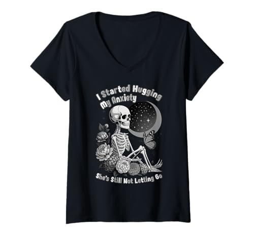 Damen I Started Hugging My Anxiety - Lustiges Zitat für psychische Gesundheit T-Shirt mit V-Ausschnitt Damen I Started Hugging My Anxiety - Lustiges Zitat für psychische Gesundheit T-Shirt mit V-Ausschnitt von Mindful Thoughts & Emotional Humor Vibes