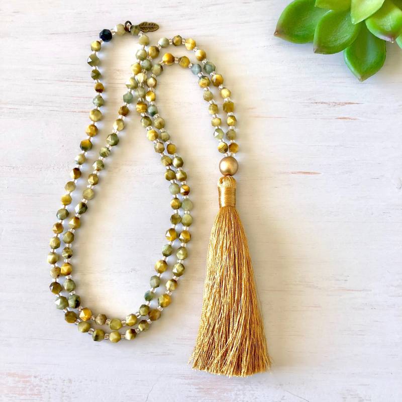 Klarheit Mala ~ 108 Perlen Halskette, Facettierten Tiger Eye Edelsteine Und Gold Aus Kunstseide. Sehen Sie Dinge Klar von MindfulAdornments