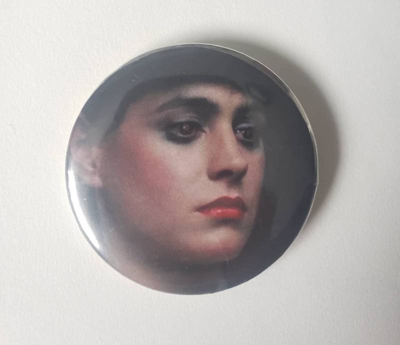 Emo Roboter Rachel Von Blade Runner Large 2, 25 Zoll Pin Pinback Button von MindfullMatters