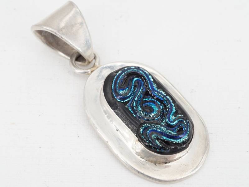 Vintage Sterling Oval Funkelnden Blau Schwarz Swirl Art Glas Anhänger von MindiLynJewelry