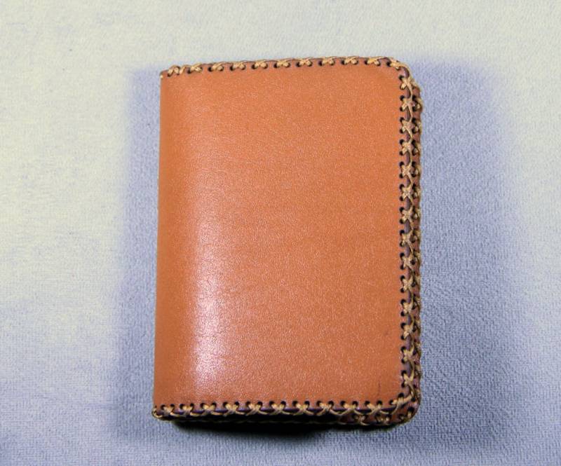 Handgenähte Kundengerechte Tan | Haselnuss Braun Gefärbt Echtes Leder Unisex Herren Damen Kreditkartenhalter/Brieftasche Geschenk Für Ihn Sie von MineGiftStore