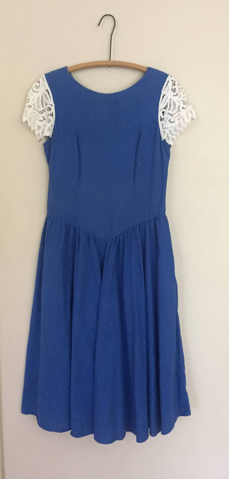 Vintage Leinen Und Battenburg Spitzenkleid Vintage Leinen Und Battenburg Spitzenkleid von MineNowVintageCo