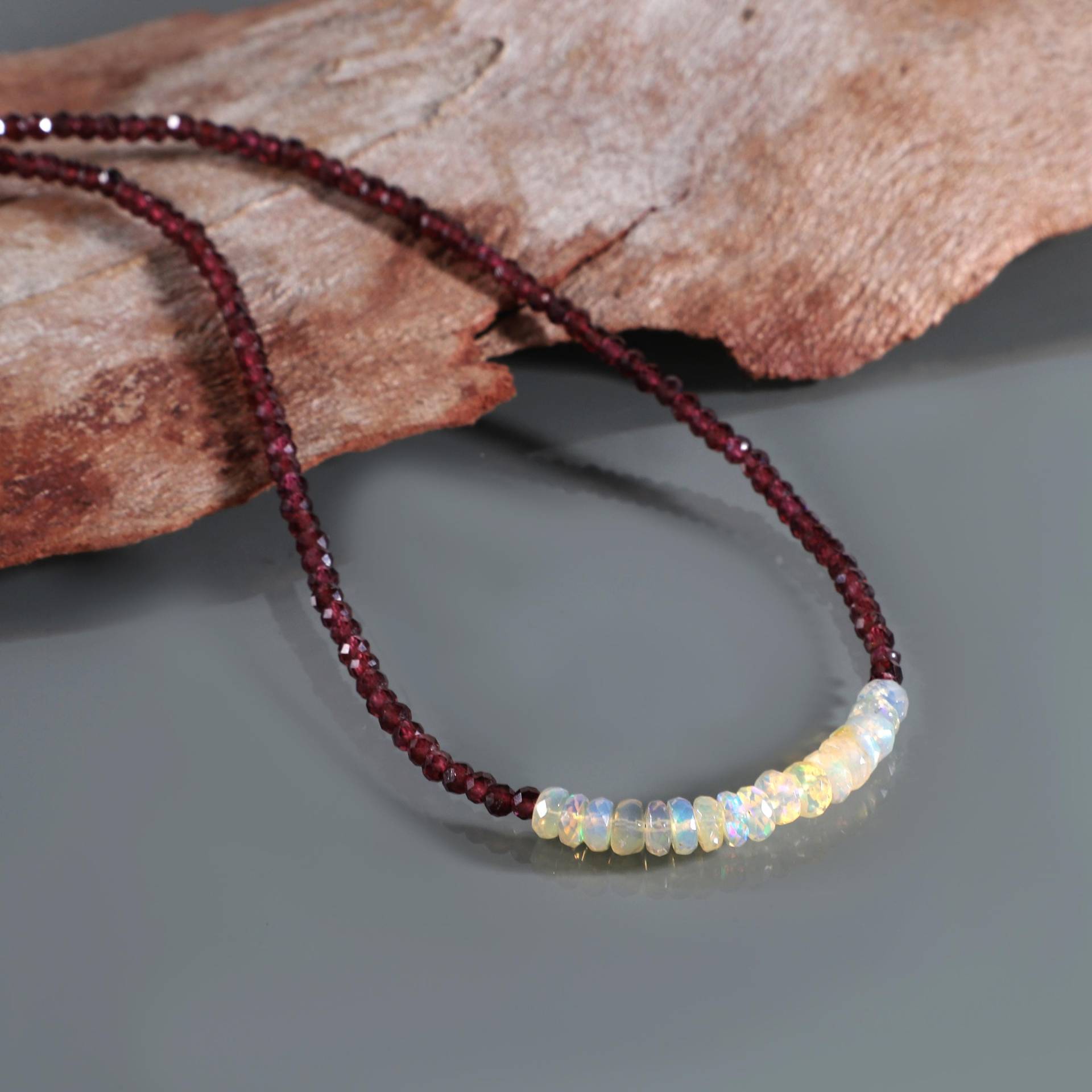 Natürliche Mosambik Lila Granat Und Opal Halskette, Januar Oktober Geburtsstein - Sterling Silber Rosegold Gefüllt Geburtstagsgeschenk Natürliche Mosambik Lila Granat Und Opal Halskette, Januar Oktober Geburtsstein - Sterling Silber Rosegold Gefüllt Geburtstagsgeschenk von Minedbeads