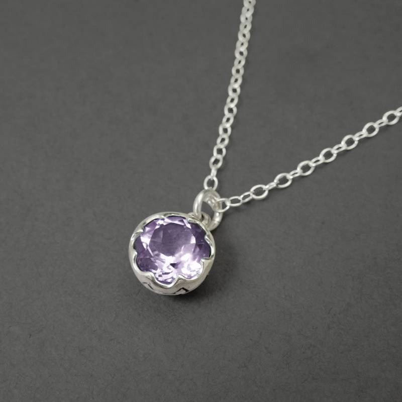 Amethyst Sterlingsilber Filigrane Halskette Heilender Kristallanhänger Amethyst Sterlingsilber Filigrane Halskette Heilender Kristallanhänger von Mineraliaboutique