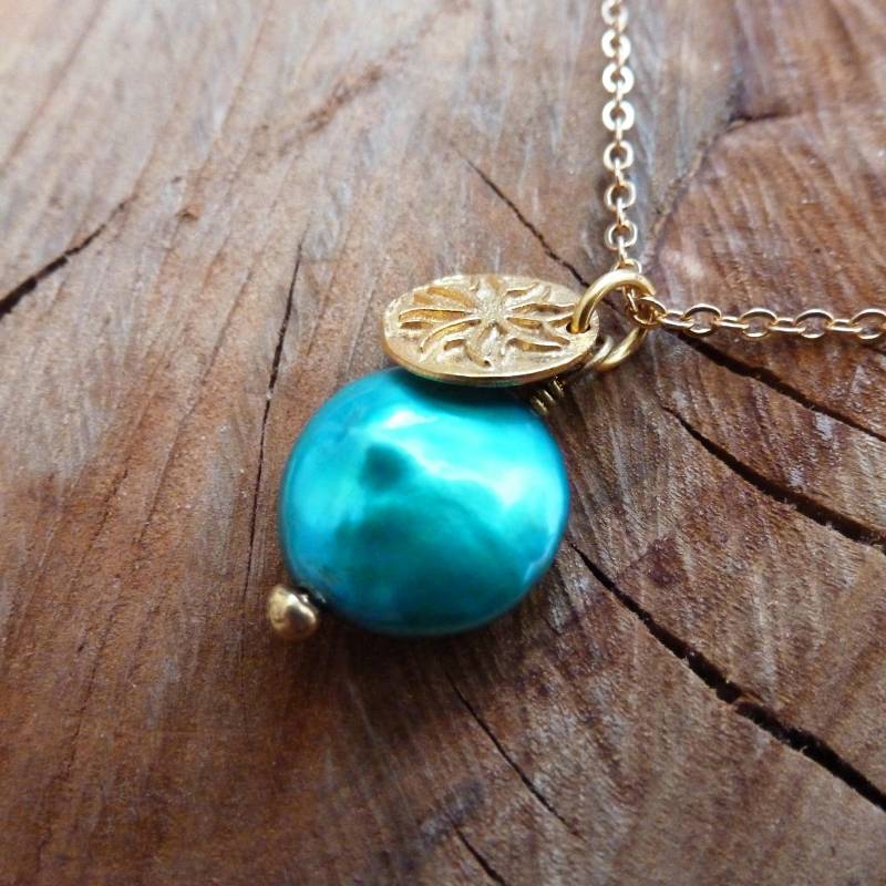 Blaue Perlenhalskette 22K Gold Plated, Handgemacht Blaue Perlenhalskette 22K Gold Plated, Handgemacht von Mineraliaboutique