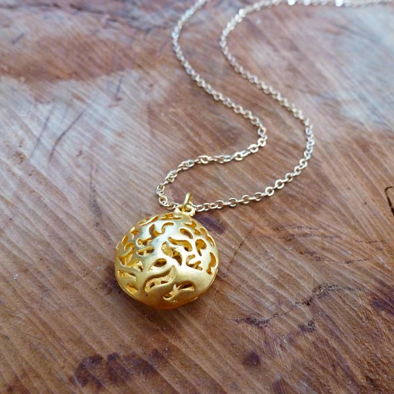 Gold Kreis Anhänger Halskette 22K Überzogene Messing Filigrane Charme von Mineraliaboutique