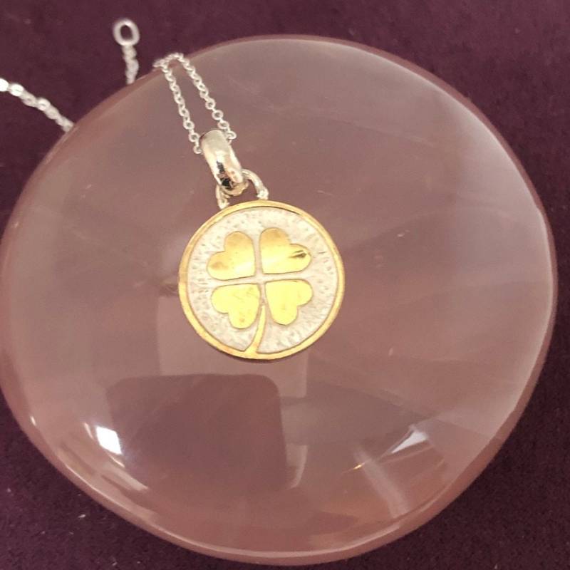 Goldene Kleeblatt Kette Sterling Silber Glücksbringer Amulett Goldene Kleeblatt Kette Sterling Silber Glücksbringer Amulett von Mineraliaboutique