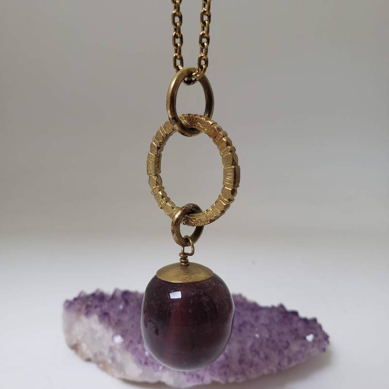 Großer Recycled Glas Kugel Anhänger Und Messing Kette Halskette-, Boho Halskette-statement, Halskette-Recycled Glas-Anhänger von Mineraliaboutique