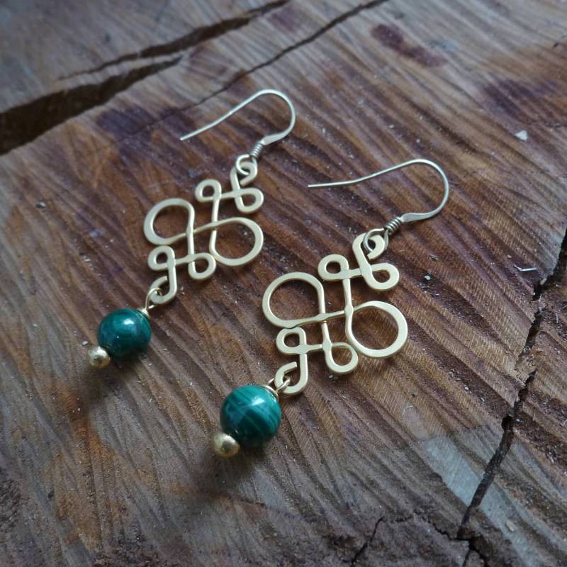 Grüne Malachit Ohrringe Messing-22K Vergoldet Grüne Malachit Ohrringe Messing-22K Vergoldet von Mineraliaboutique